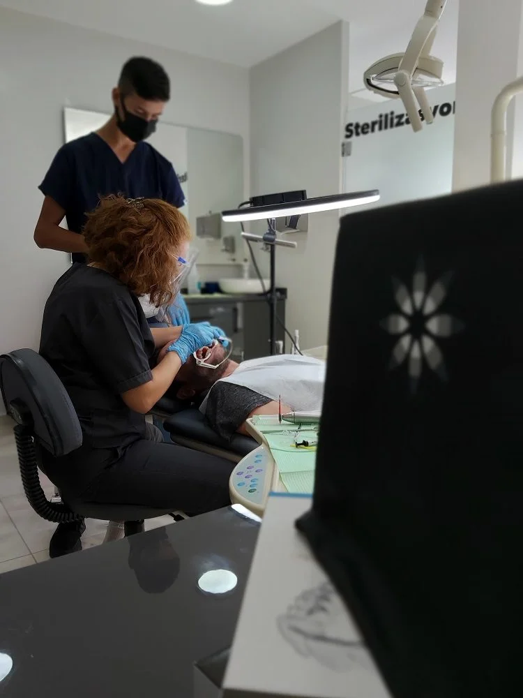 Dr. Özlem Aylıkcı En İyi İnvisalign Doktoru